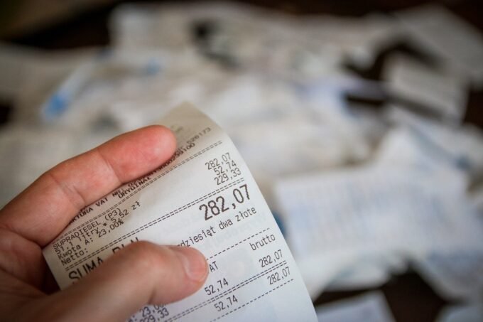 money, bills, calculator-256310.jpg