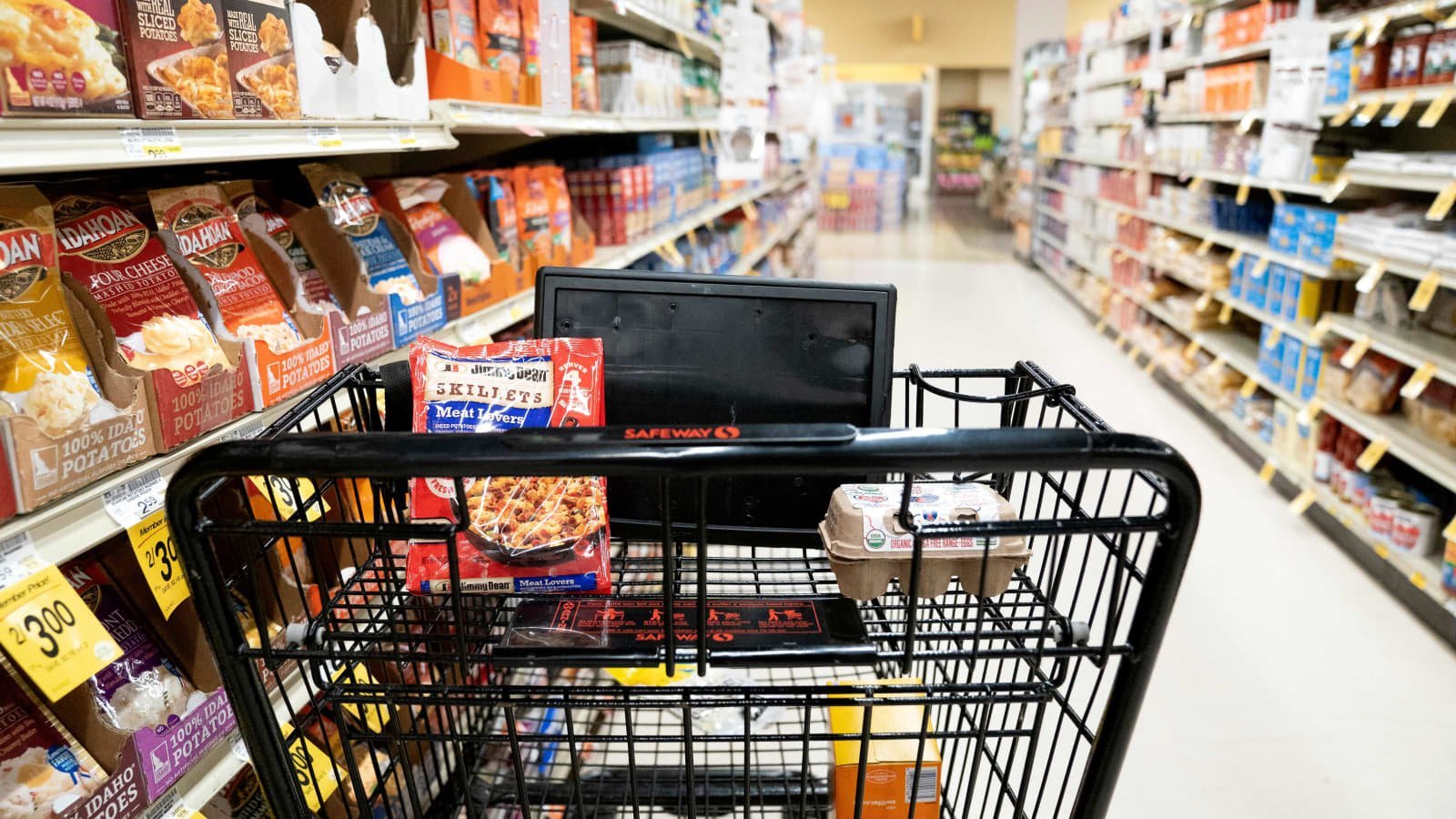 Key Fed Measure Shows Inflation Rose 2.6% in May, Meeting Expectations