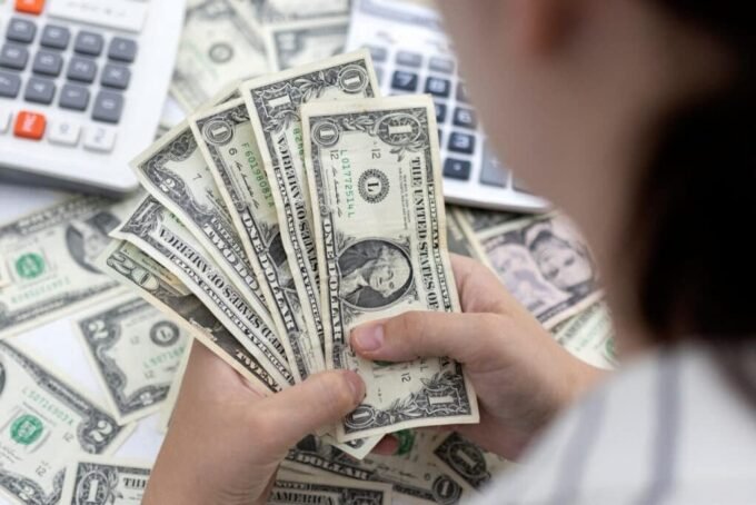 IMF Calls for U.S. to Raise Taxes and Delay Rate Cuts