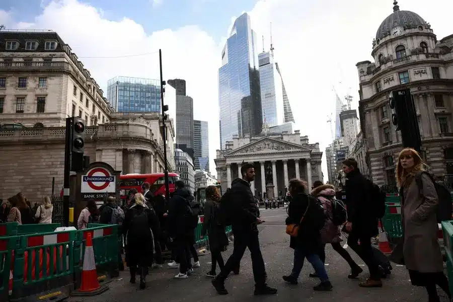UK Public's Inflation Expectations Drop to 3-Year Low, BoE Survey Shows
