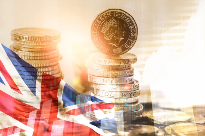 Britain's Economic Paradox: Strong G7 Growth Masks Widening External Imbalances