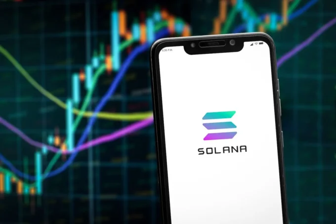 SOL Slumps 8% as Investors Pivot Into PayFi Plays