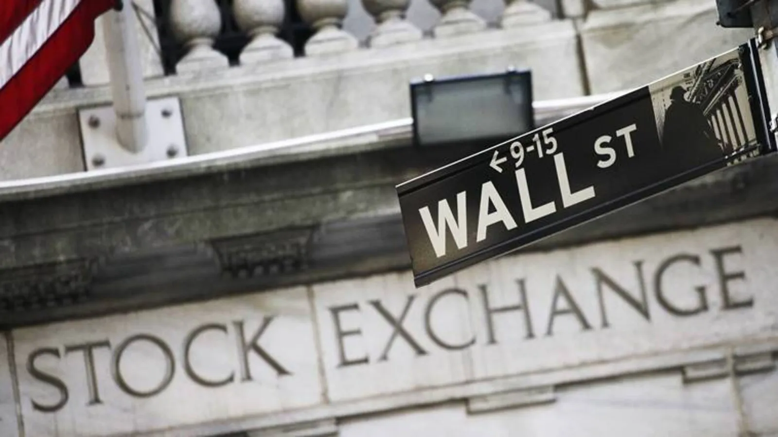 Markets Tumble as Historic Government Shutdown Triggers Uncertainty on Wall Street