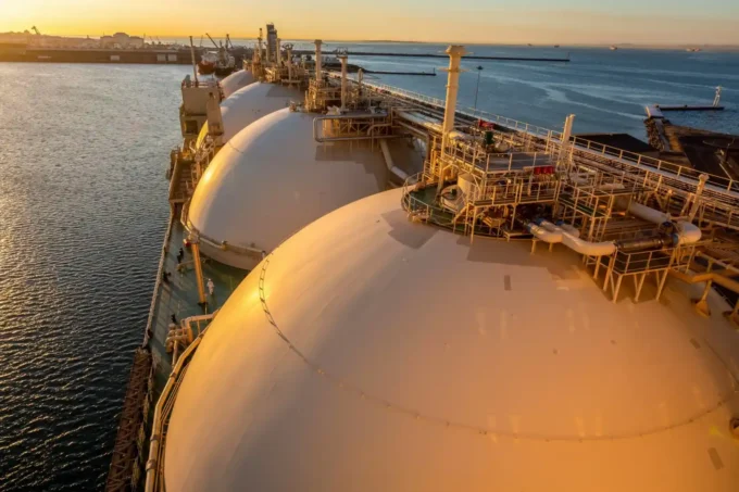 Global Energy Crisis: Tanker Disruptions and Facility Shutdowns Trigger Massive Price Surges