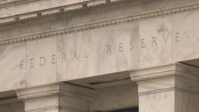 Federal Reserve Policy Uncertainty Shapes Treasury Yield Curve Structure and Investment Decisions