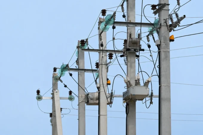 Kenya advances Mission 300 to accelerate universal energy access by 2030 through expanded electricity infrastructure and clean energy investments.