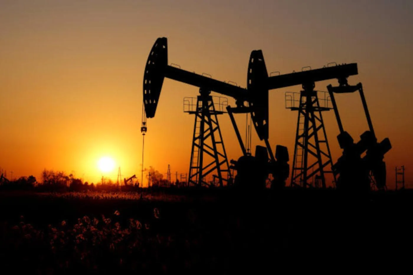Oil prices surge after President Trump ends the Iran pact, triggering a broad market retreat as investors react to heightened geopolitical tensions and potential energy supply risks