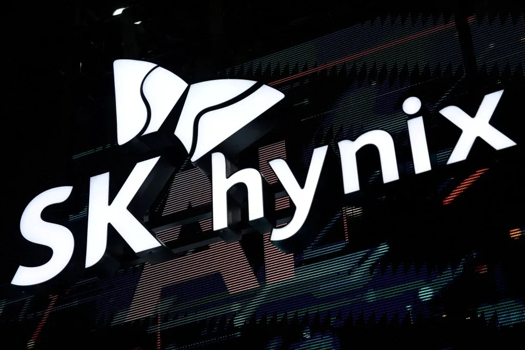 SK Hynix launches a $28 billion Nasdaq investment focused on the artificial intelligence boom, strengthening its position in AI semiconductors, high-performance memory, and global technology markets