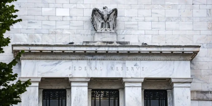The U.S. bond market remains steady as easing inflation expectations reduce speculation over major Federal Reserve interest rate moves