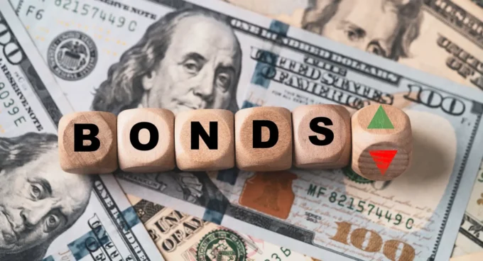 U.S. investment-grade bond funds record a record weekly outflow of US$7 billion as investors adjust fixed-income portfolios amid market uncertainty