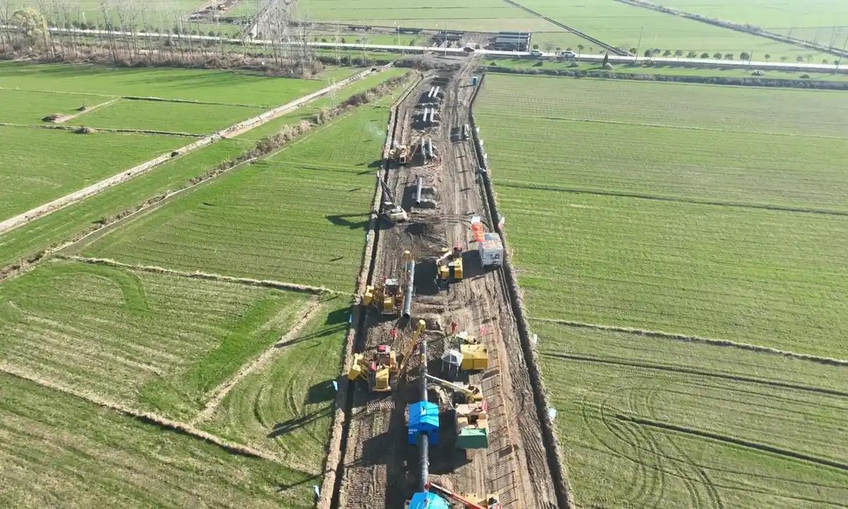 China launches an 18.5 million-ton crude oil pipeline in the country's east to strengthen oil transportation capacity and regional energy infrastructure.