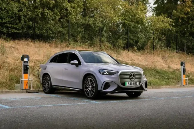 Mercedes-Benz and ChargePoint launch a workplace EV charging solution to help businesses accelerate fleet electrification across the UK.