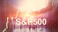 Market-themed image showing the words “S&P 500” over a stock chart background with candlestick patterns, trading lines and silhouetted business figures shaking hands, representing U.S. equities, index futures, inflation data and investor sentiment.