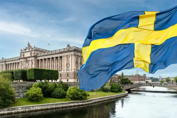 Sweden climate protest draws 10,000 people ahead of the election, highlighting growing public pressure for stronger climate action.