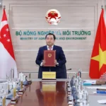 Vietnam and Singapore strengthen cooperation on Article 6 carbon markets to support carbon trading, climate finance, and emissions reduction.