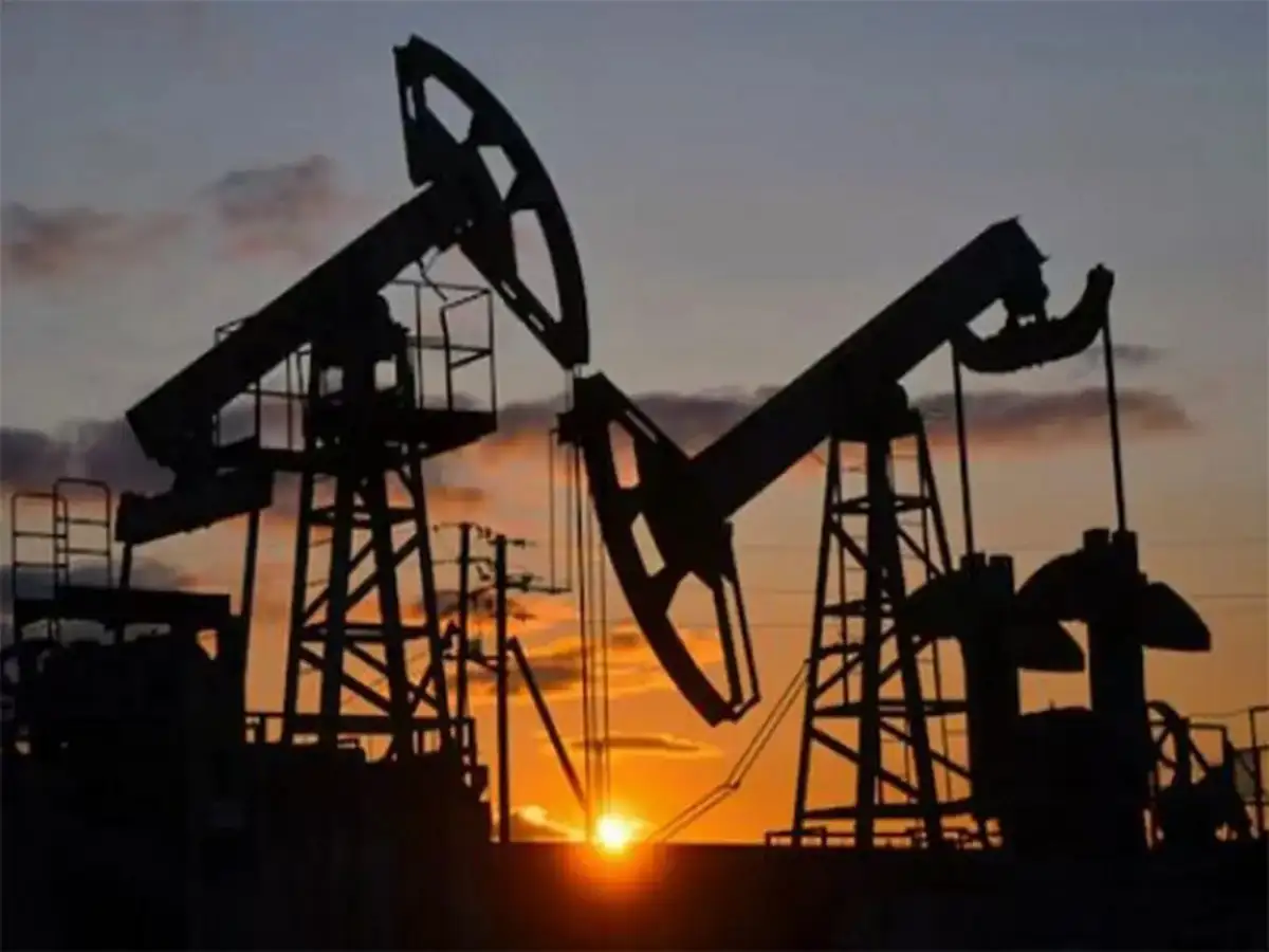 Saudi pipeline outage puts 4% of global oil at risk, highlighting crude oil supply, energy markets, pipeline disruptions, and global oil prices