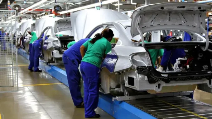 South Africa’s factory PMI falls to 45.8 as demand weakens, highlighting manufacturing activity, business conditions, and economic slowdown
