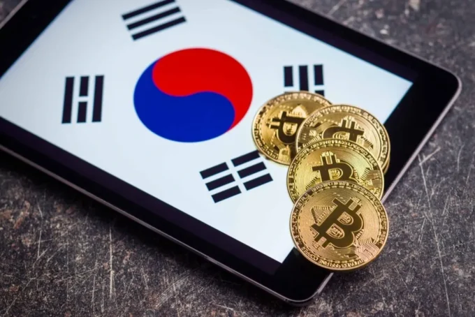 South Korean crypto investors secure 50,000 signatures on a petition seeking to delay the planned cryptocurrency tax until 2029.