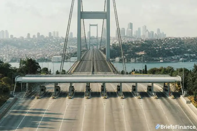 Türkiye expands 30-year bridge and highway privatization, highlighting infrastructure investment, transport assets, privatization, toll roads, and economic development