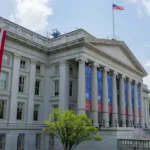 US 10-Year Treasury Yield Hits 5% as Market Risks Rise